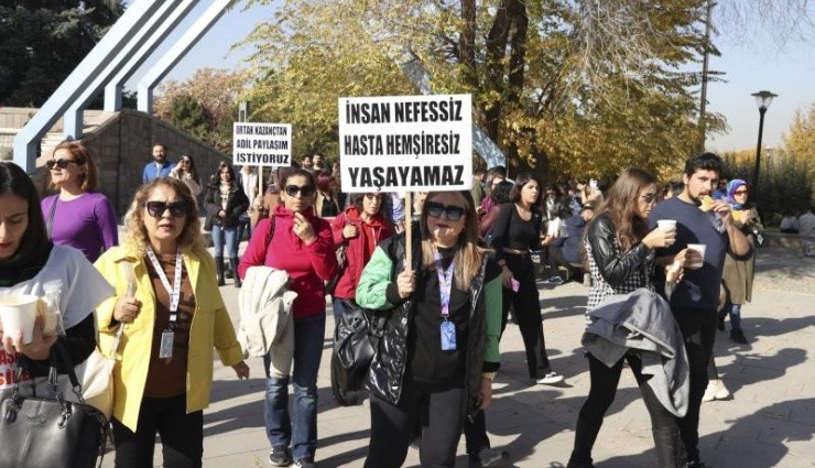 Hemşireler Mitingde!
