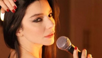 Merve Boluğur, Şarkıcılığa Soyundu!