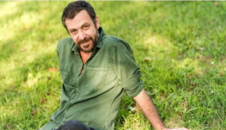 Nejat İşler'den Uçan Yumruk!