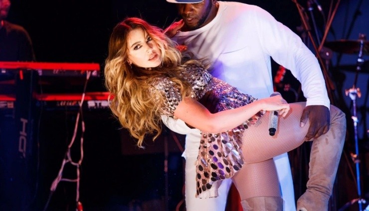 Hadise Tarzıyla Hayran Bıraktı!