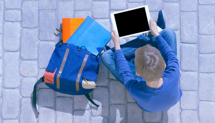 Dikkat! Çocuklarda Boyun Fıtığına Neden Oluyor!