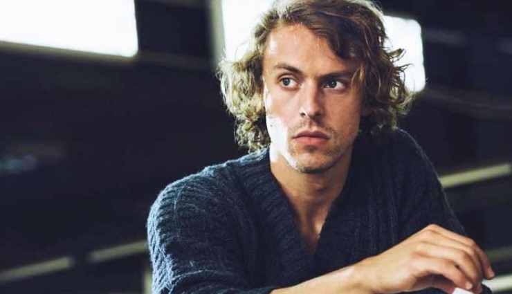 Metin Akdülger Trafikte Tartıştığı Adamı Tartakladı!