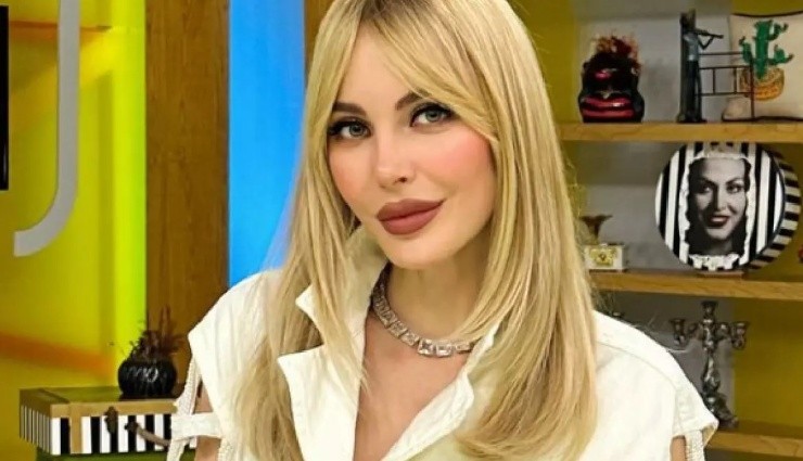 Hande Sarıoğlu Canlı Yayında İlahi Okudu!
