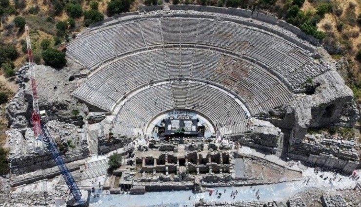 Efes’te Koressos Kapısı Gün Yüzüne Çıkıyor!